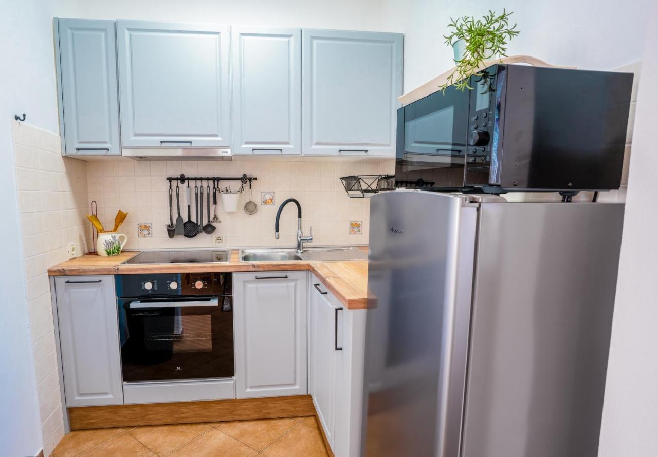 Lavanda Apartments & Room Святой Ловреч Пазенатички Экстерьер фото
