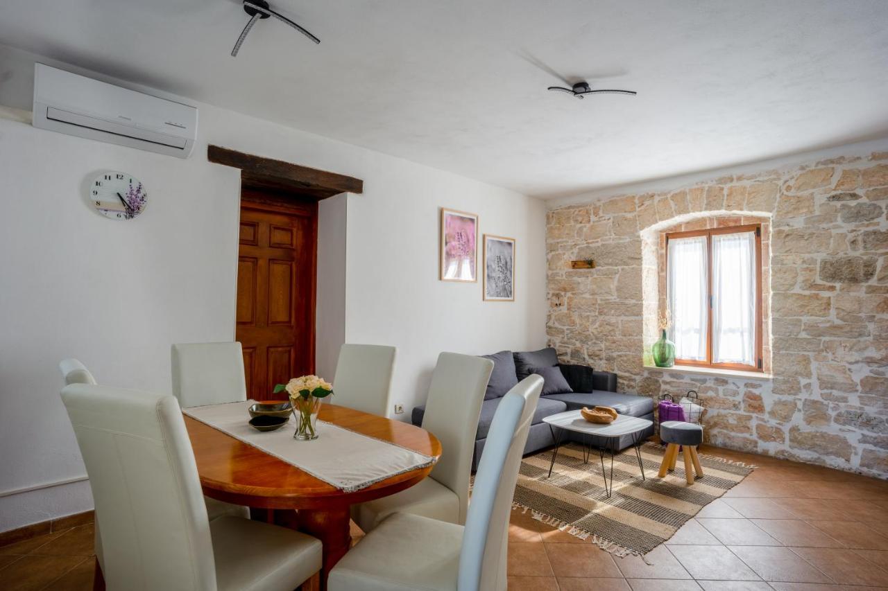 Lavanda Apartments & Room Святой Ловреч Пазенатички Экстерьер фото