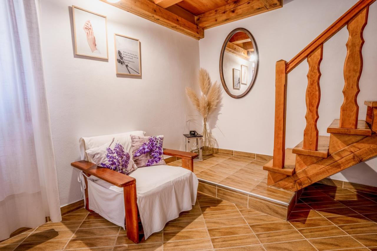 Lavanda Apartments & Room Святой Ловреч Пазенатички Экстерьер фото