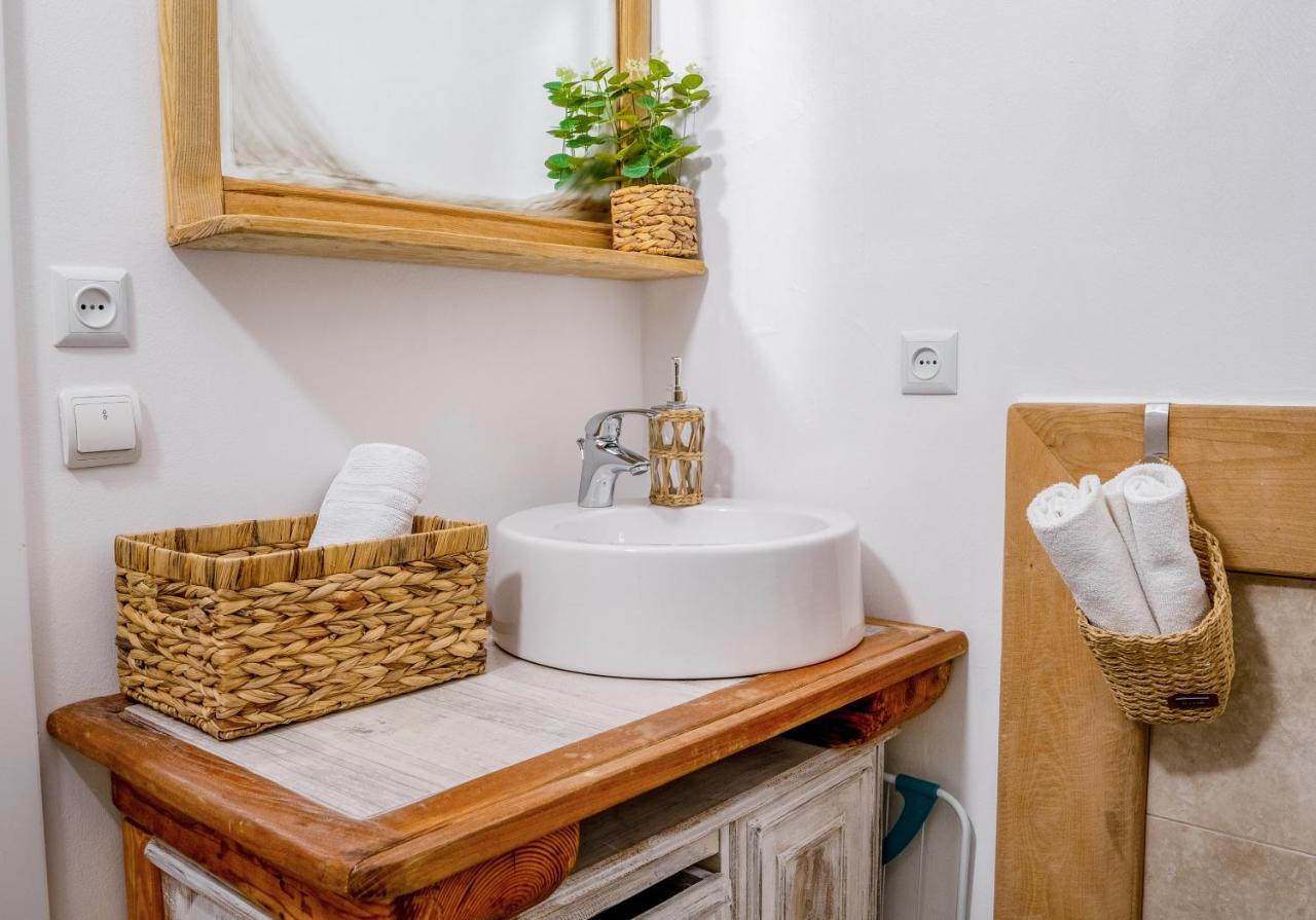 Lavanda Apartments & Room Святой Ловреч Пазенатички Экстерьер фото