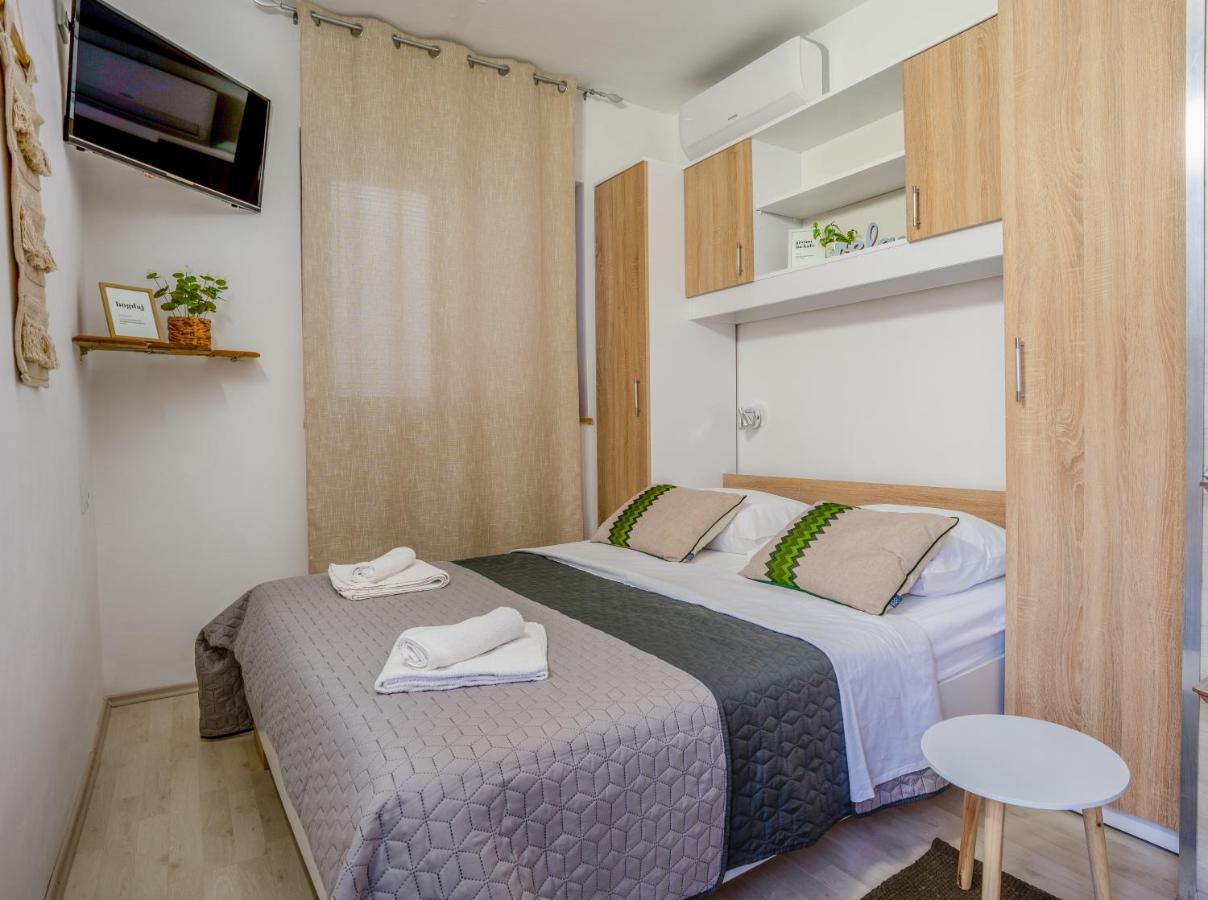 Lavanda Apartments & Room Святой Ловреч Пазенатички Экстерьер фото