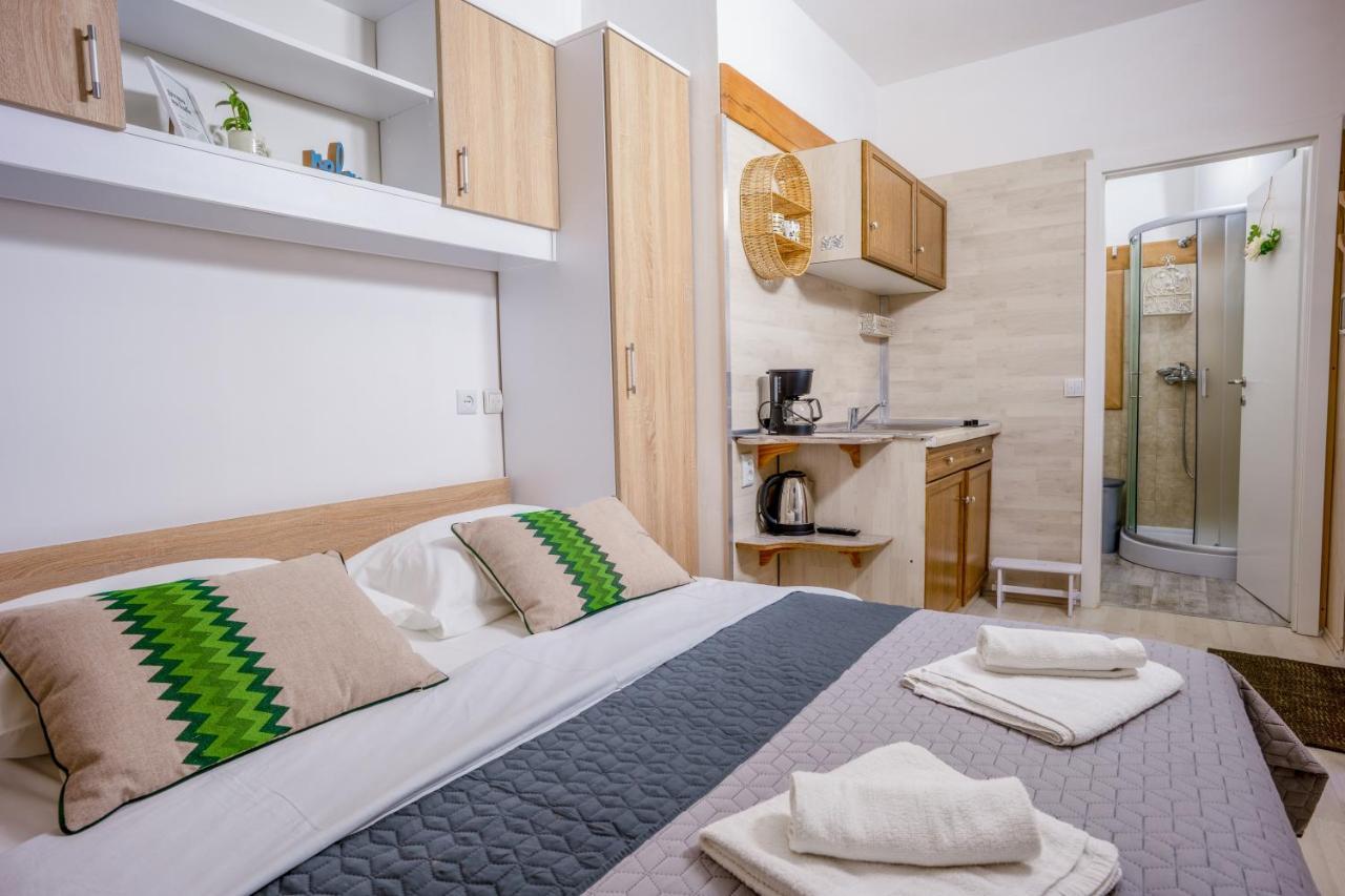 Lavanda Apartments & Room Святой Ловреч Пазенатички Экстерьер фото