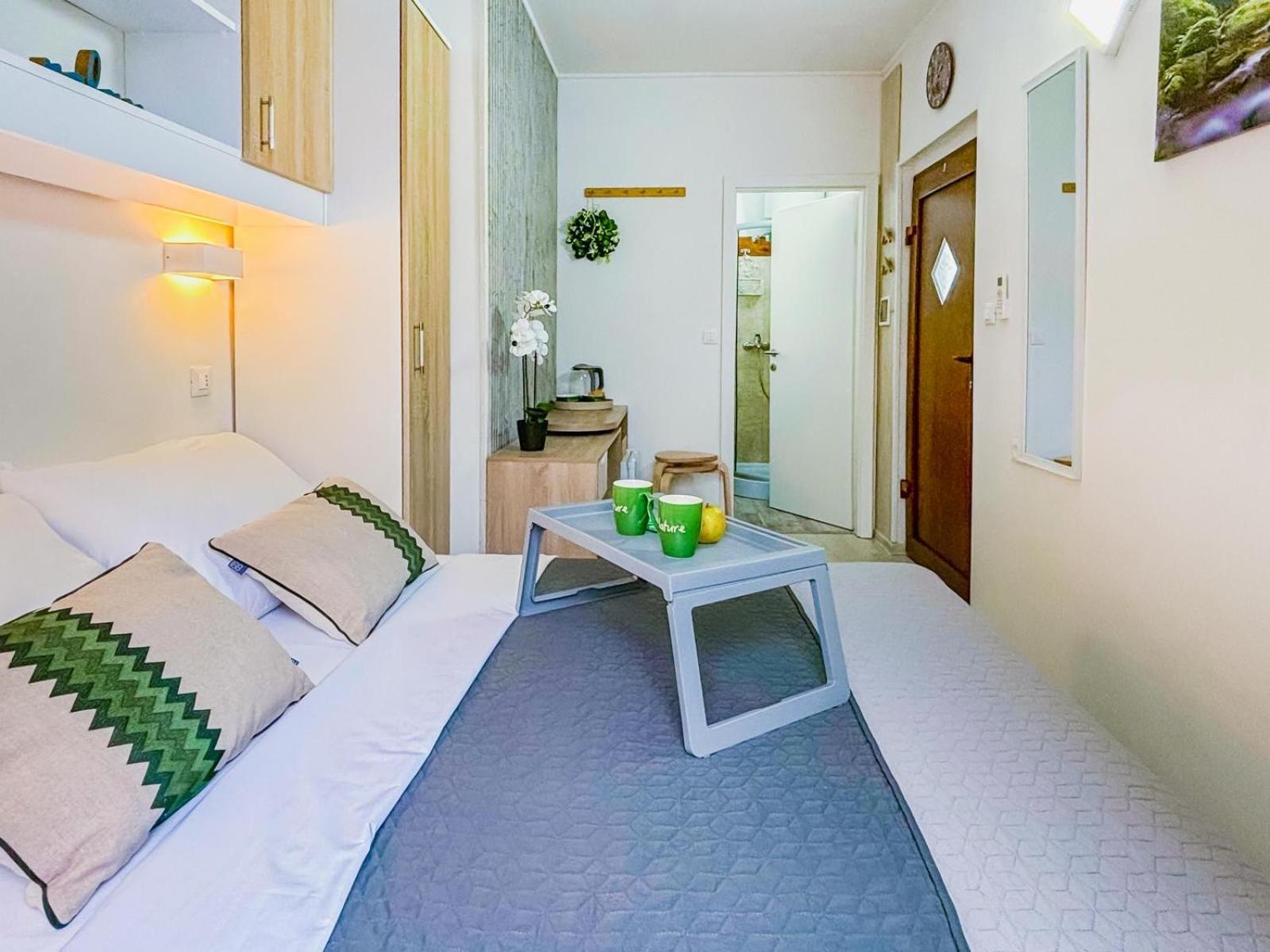 Lavanda Apartments & Room Святой Ловреч Пазенатички Экстерьер фото