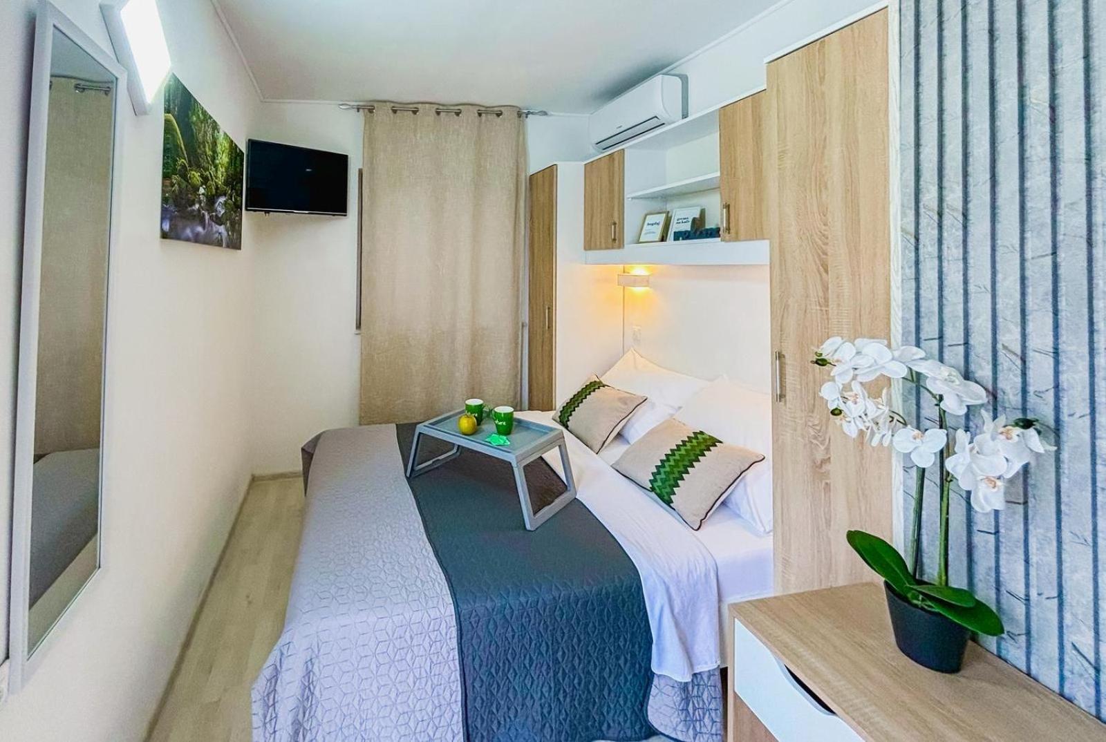 Lavanda Apartments & Room Святой Ловреч Пазенатички Экстерьер фото